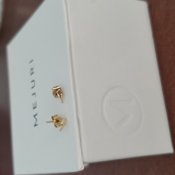 Mejuri Jewelry - Mejuri earrings